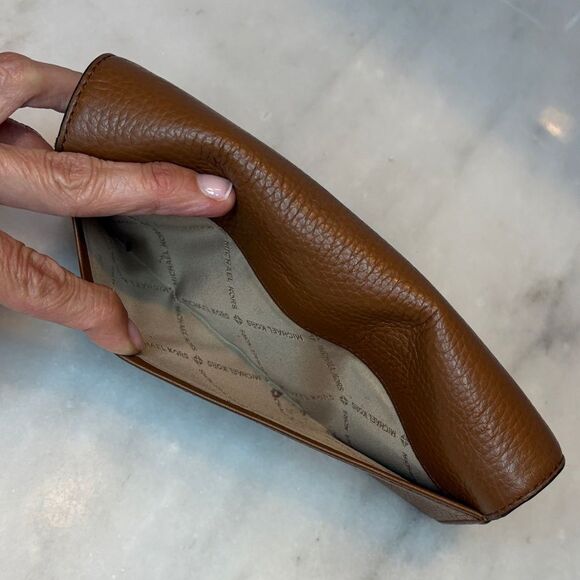 Michael Kors Pebbled Leather Fulton Flap Medallion Wallet - Picture 7 of 16